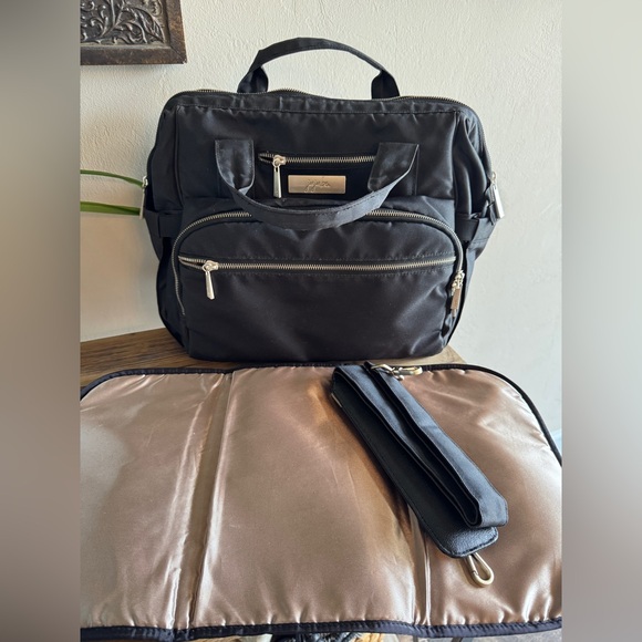 JuJuBe BFF Black Chromatics Baby Bag w/ Gold Accents & pacifier holder - Picture 9 of 11